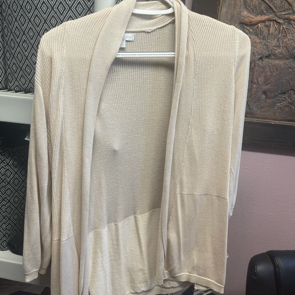 Clothes - Picture 10 of 16